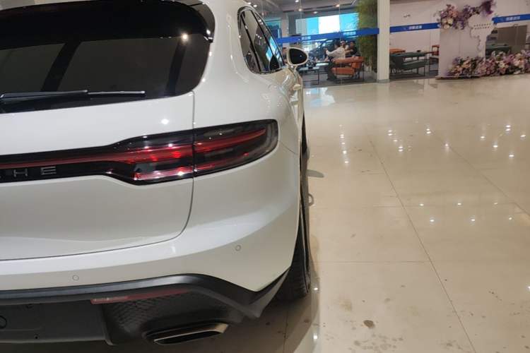 Used Porsche Macan 2023 Macan 2.0T Right Rear Taillight