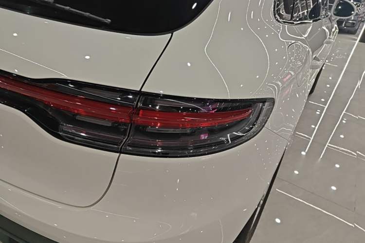 Used Porsche Macan 2023 Macan 2.0T Right Rear Taillight