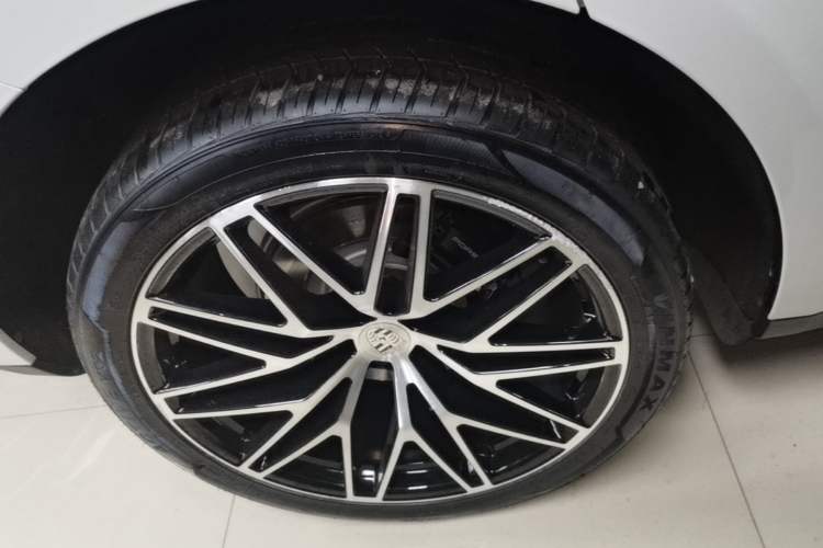 Used Porsche Macan 2023 Macan 2.0T Right Rear Wheel Hub