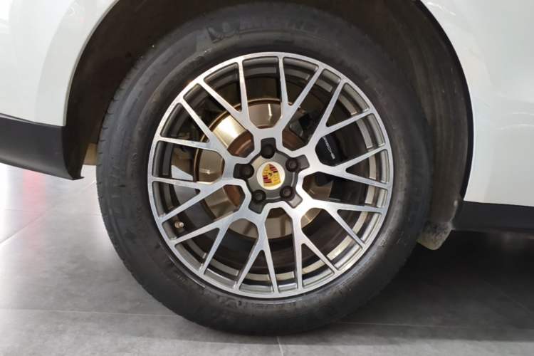 Used Porsche Macan 2023 Macan 2.0T Right Rear Wheel Hub
