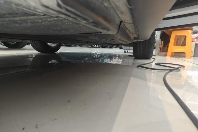 Used Porsche Macan 2023 Macan 2.0T Right Side Sill