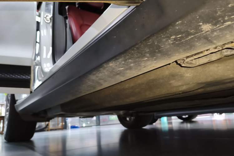 Used Porsche Macan 2023 Macan 2.0T Right Side Sill