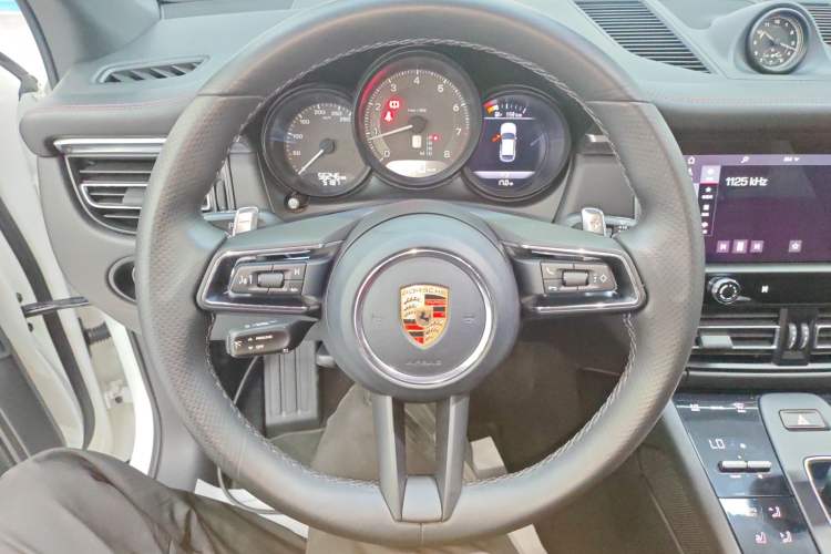 Used Porsche Macan 2023 Macan 2.0T Steering Wheel