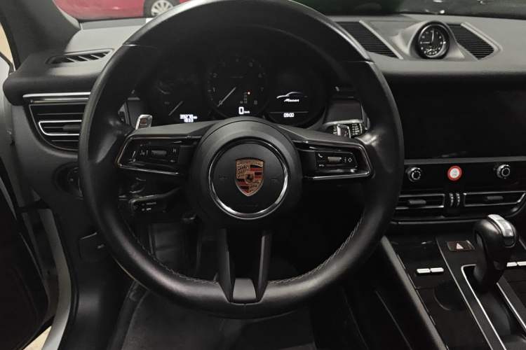 Used Porsche Macan 2023 Macan 2.0T Steering Wheel