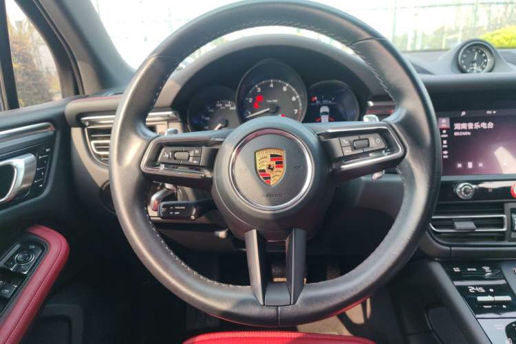 Used Porsche Macan 2023 Macan 2.0T Steering Wheel