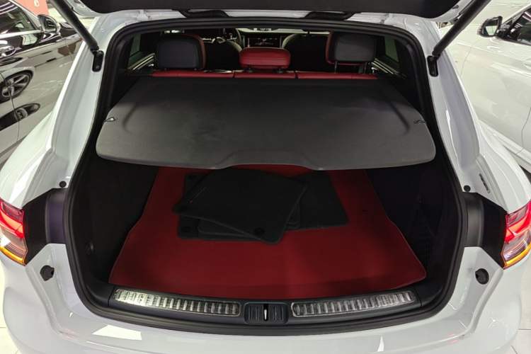 Used Porsche Macan 2023 Macan 2.0T Trunk