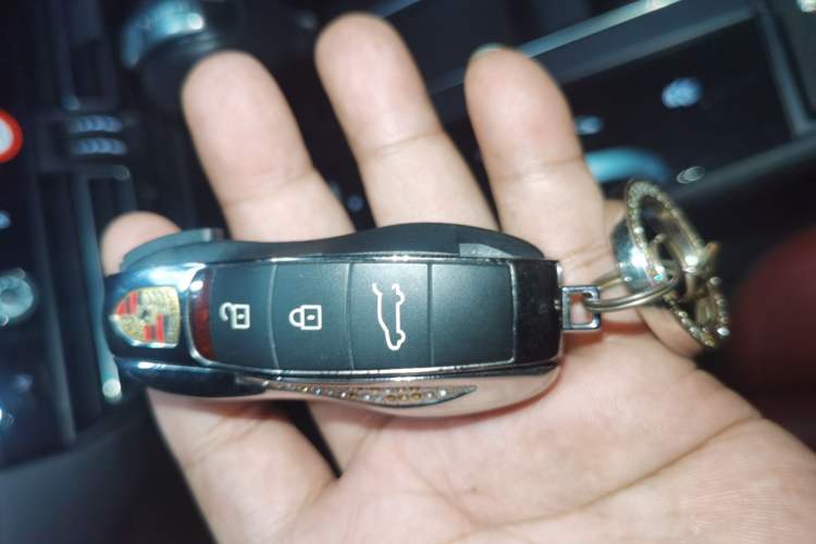 Used Porsche Macan 2023 Macan 2.0T Vehicle Key