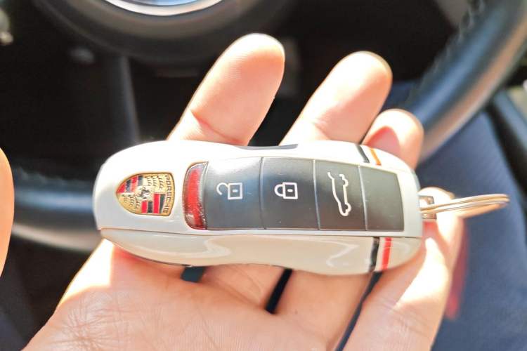 Used Porsche Macan 2023 Macan 2.0T Vehicle Key