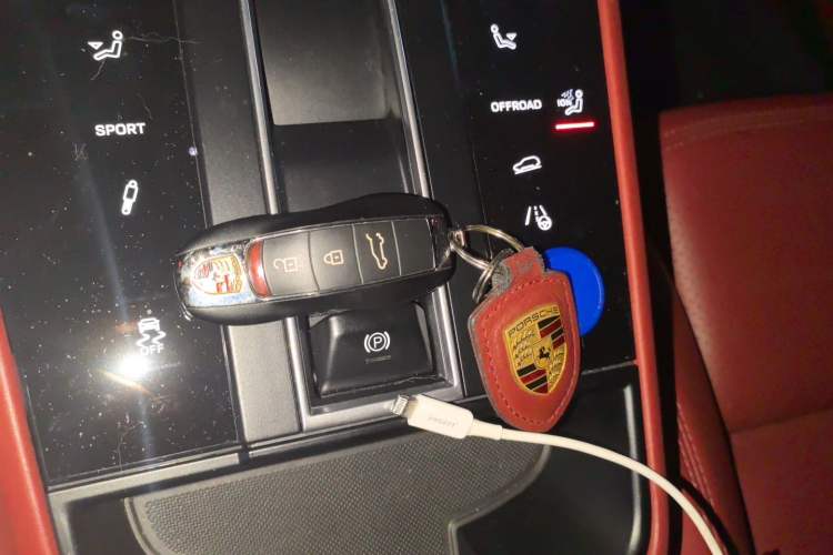 Used Porsche Macan 2023 Macan 2.0T Vehicle Key