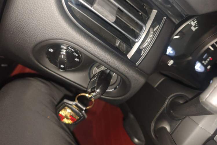 Used Porsche Macan 2023 Macan 2.0T Vehicle Key