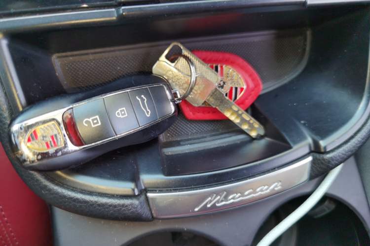 Used Porsche Macan 2023 Macan 2.0T Vehicle Key