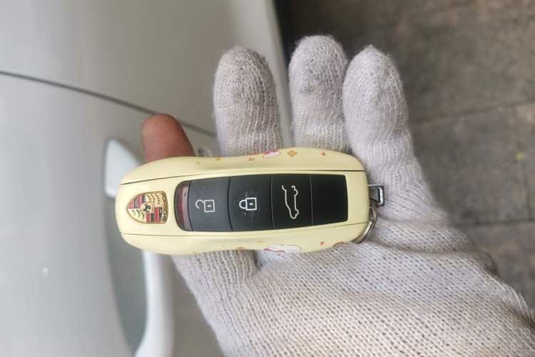 Used Porsche Macan 2023 Macan 2.0T Vehicle Key