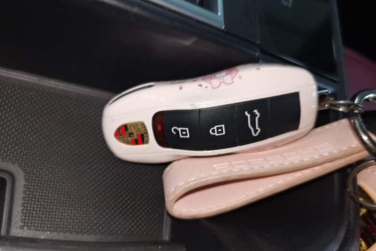 Used Porsche Macan 2023 Macan 2.0T Vehicle Key