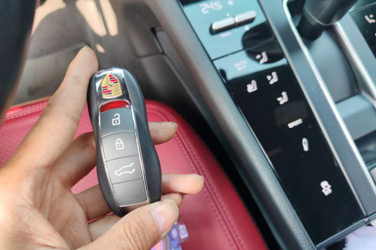 Used Porsche Macan 2023 Macan 2.0T Vehicle Key