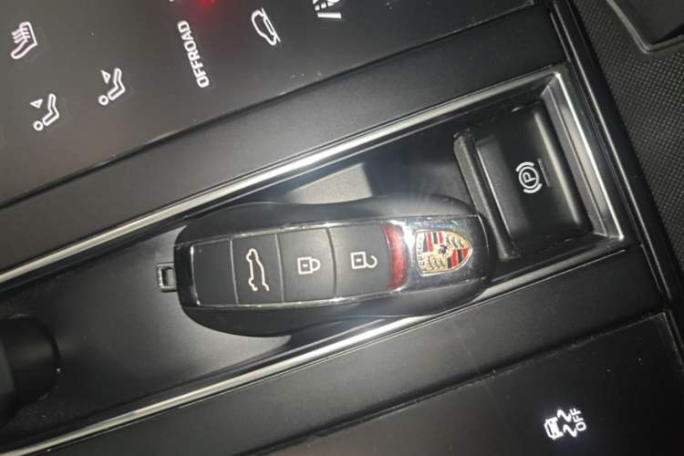 Used Porsche Macan 2023 Macan 2.0T Vehicle Key
