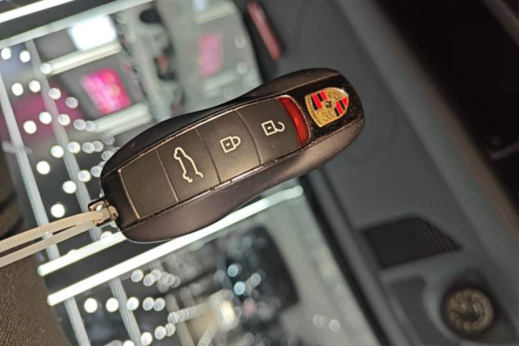 Used Porsche Macan 2023 Macan 2.0T Vehicle Key