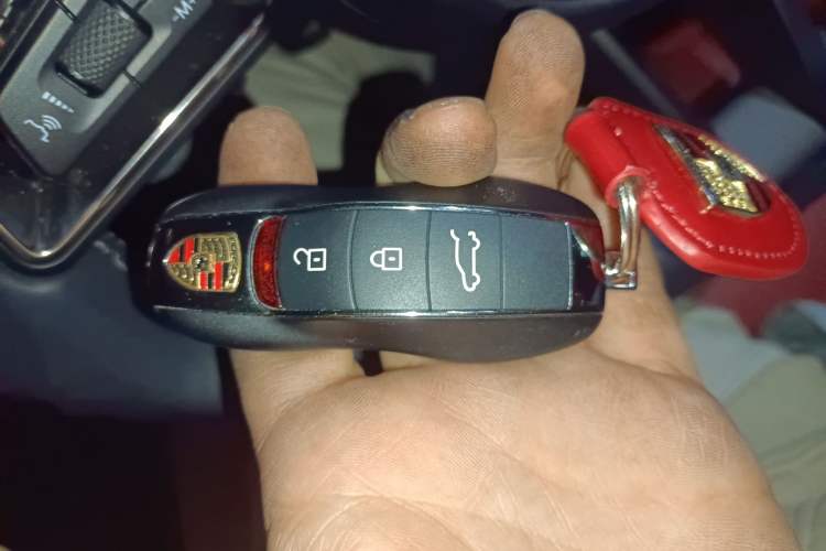 Used Porsche Macan 2023 Macan 2.0T Vehicle Key