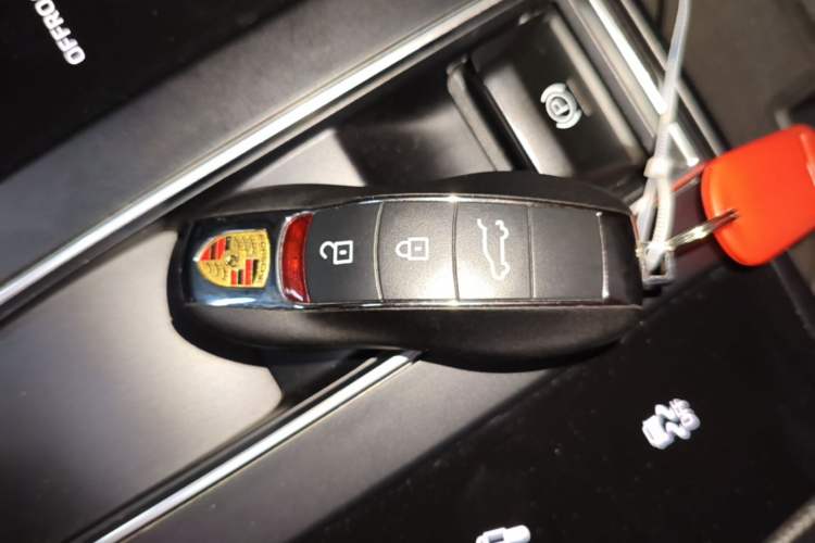 Used Porsche Macan 2023 Macan 2.0T Vehicle Key