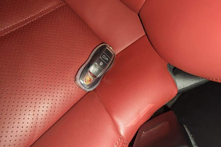 Used Porsche Macan 2023 Macan 2.0T Vehicle Key