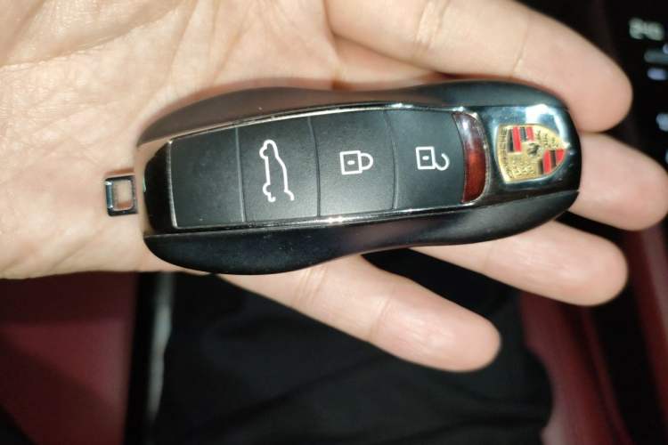 Used Porsche Macan 2023 Macan 2.0T Vehicle Key