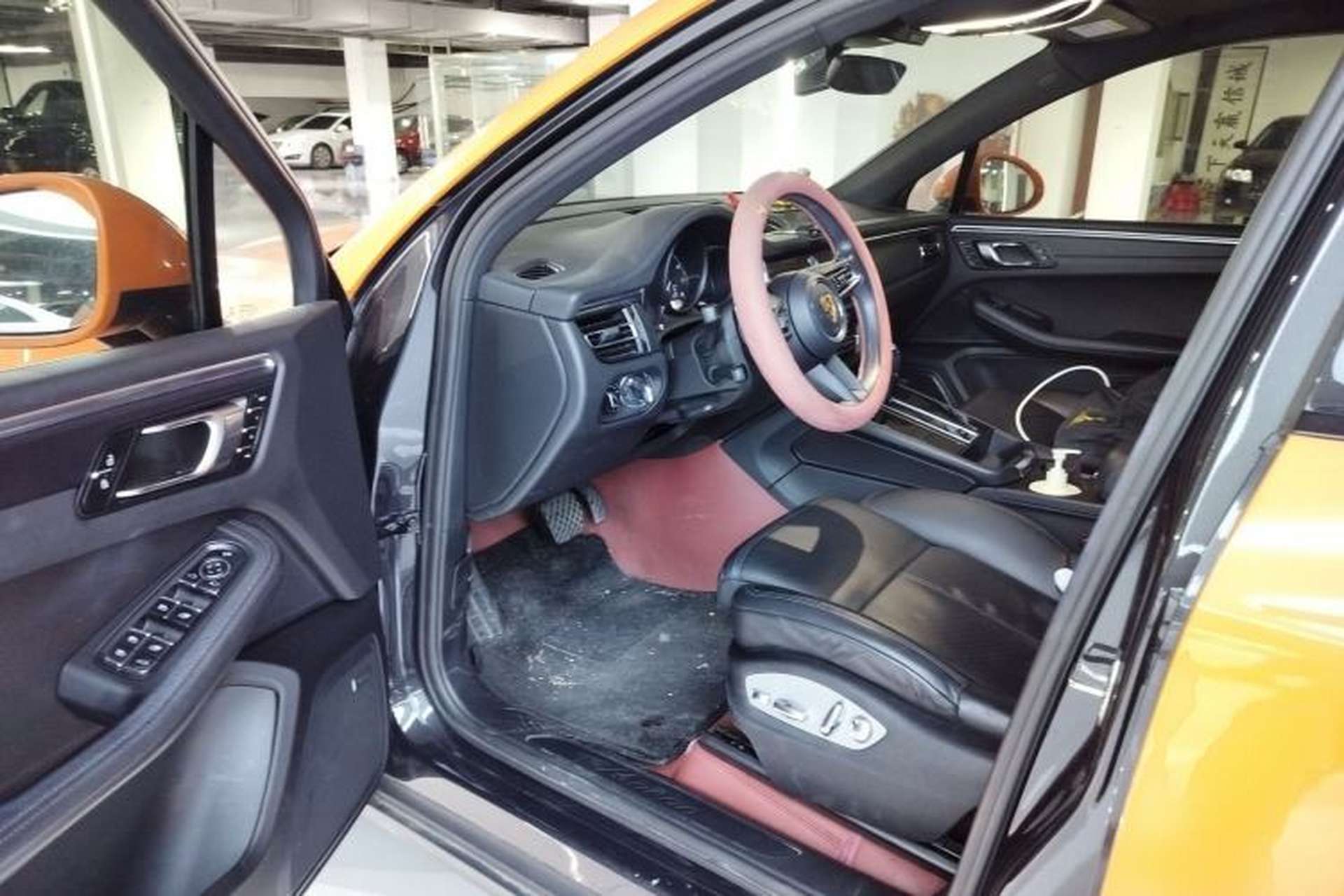 Used Porsche Macan 2023 Macan 2.0T Driver Seat