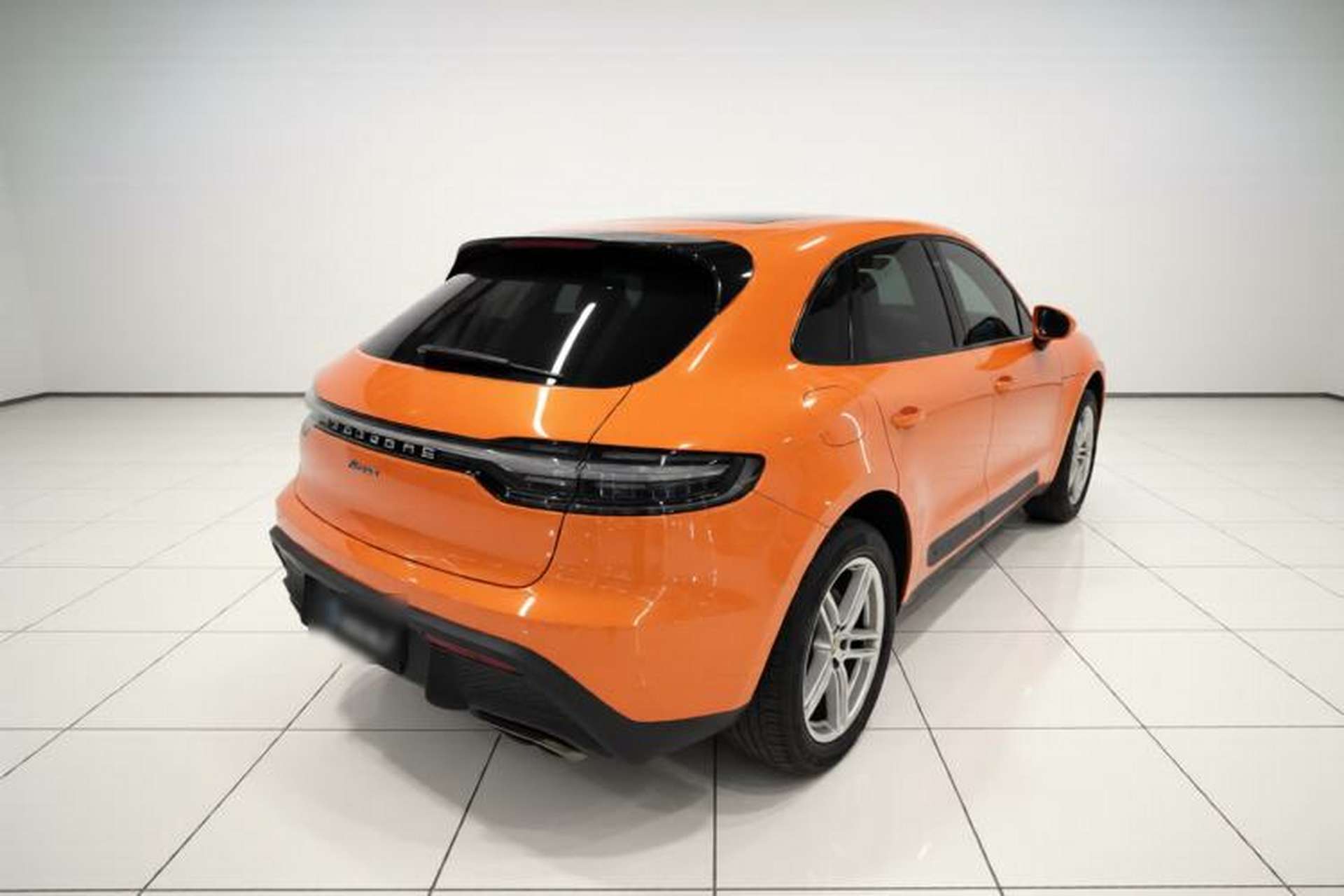 Used Porsche Macan 2023 Macan 2.0T Rear Right 45 Deg