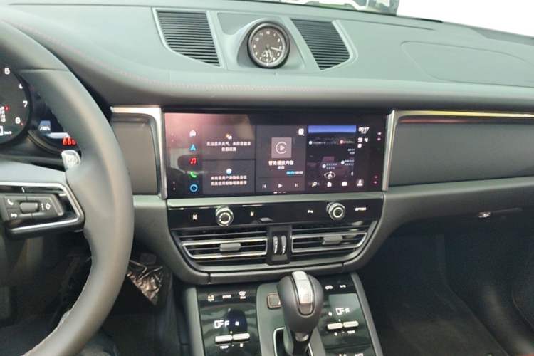 Used Porsche Macan 2024 Macan T 2.0T Audio And AC Panel