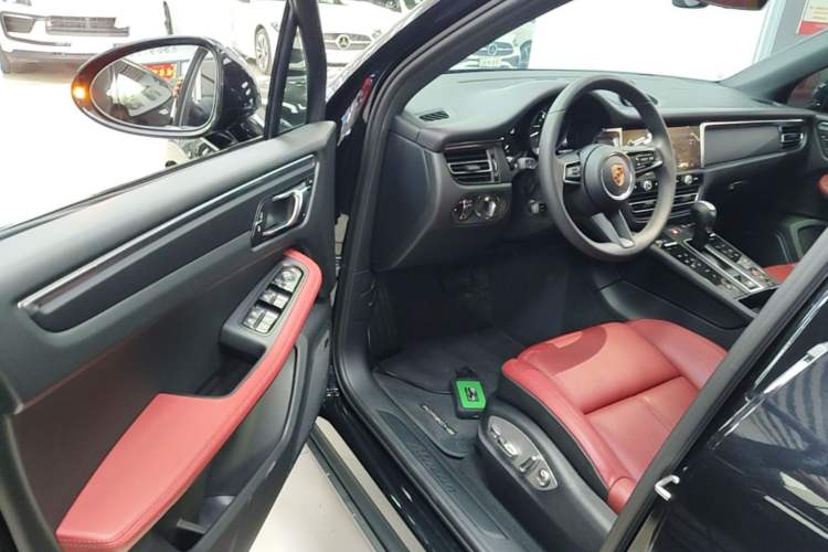 Used Porsche Macan 2024 Macan T 2.0T Driver Seat