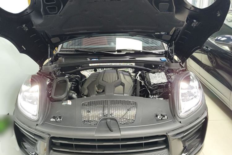 Used Porsche Macan 2024 Macan T 2.0T Engine Bay