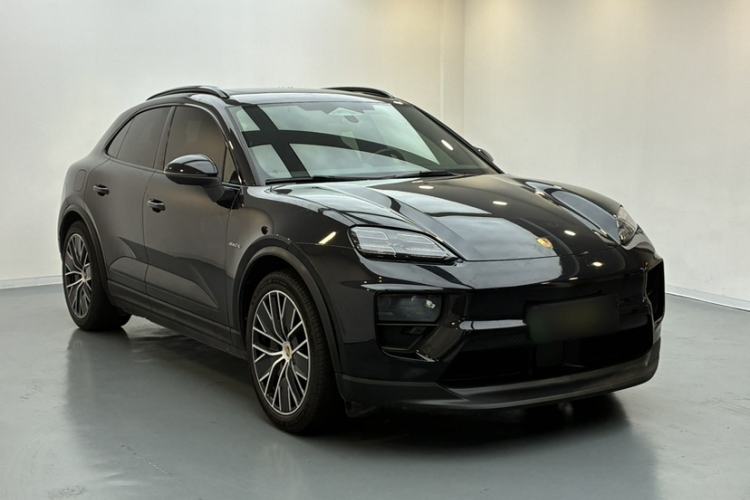 Used Porsche Macan 2024 Macan 4 Exterior 6