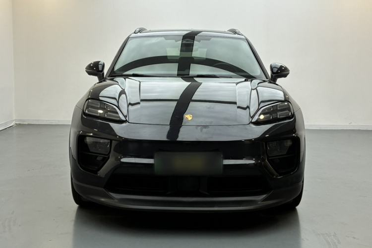 Used Porsche Macan 2024 Macan 4 Exterior 9