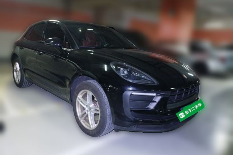 Used Porsche Macan 2024 Macan 2.0T Front Right 45 Deg