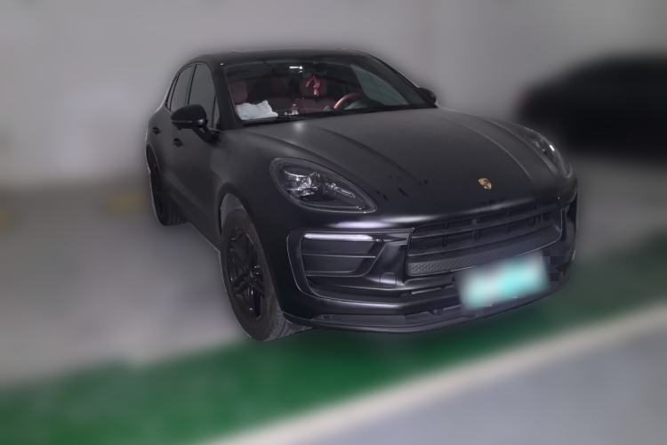 Used Porsche Macan 2024 Macan 2.0T Front Right 45 Deg