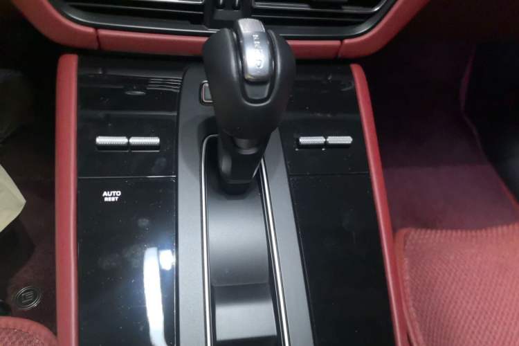 Used Porsche Macan 2024 Macan 2.0T Gear Lever