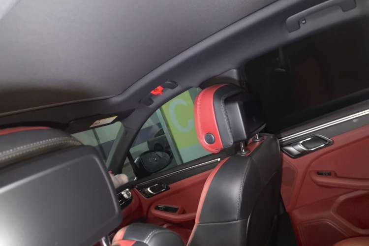Used Porsche Macan 2024 Macan 2.0T Headliner