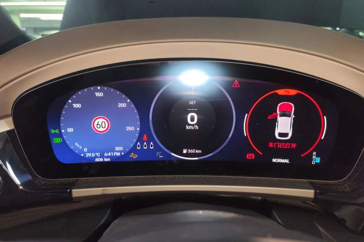 Used Porsche Macan 2024 Macan Long Range Edition Instrument Cluster