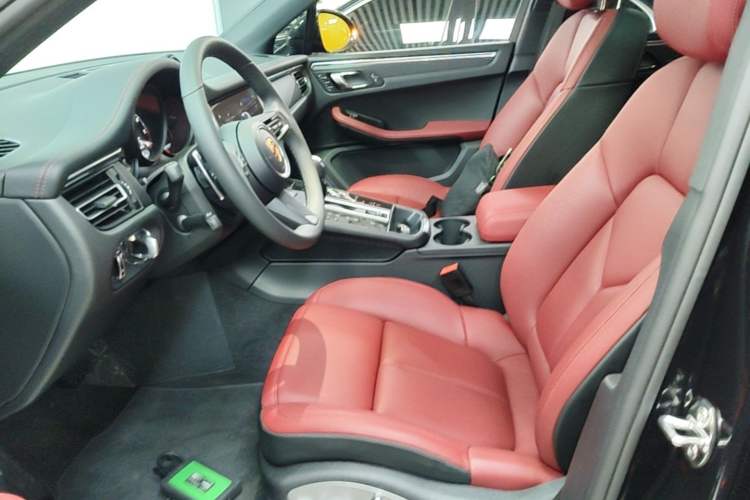 Used Porsche Macan 2024 Macan T 2.0T Left Front Seat