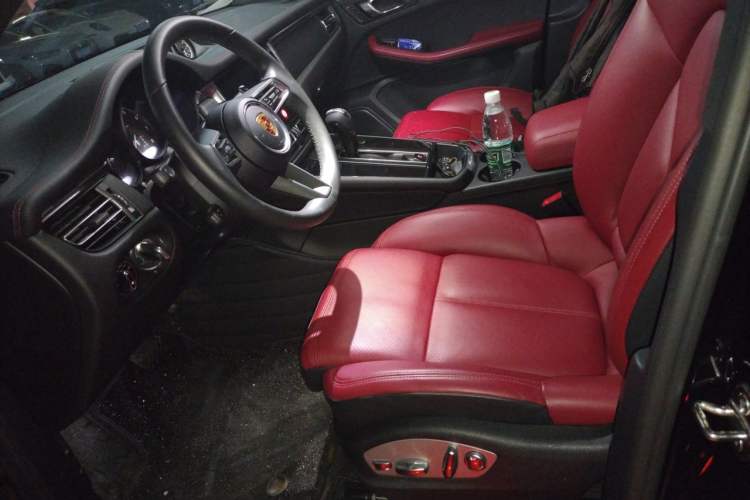 Used Porsche Macan 2024 Macan 2.0T Left Front Seat