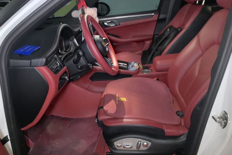 Used Porsche Macan 2024 Macan 2.0T Left Front Seat