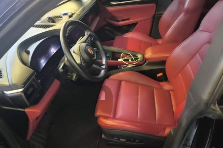 Used Porsche Macan 2024 Macan 4 Left Front Seat