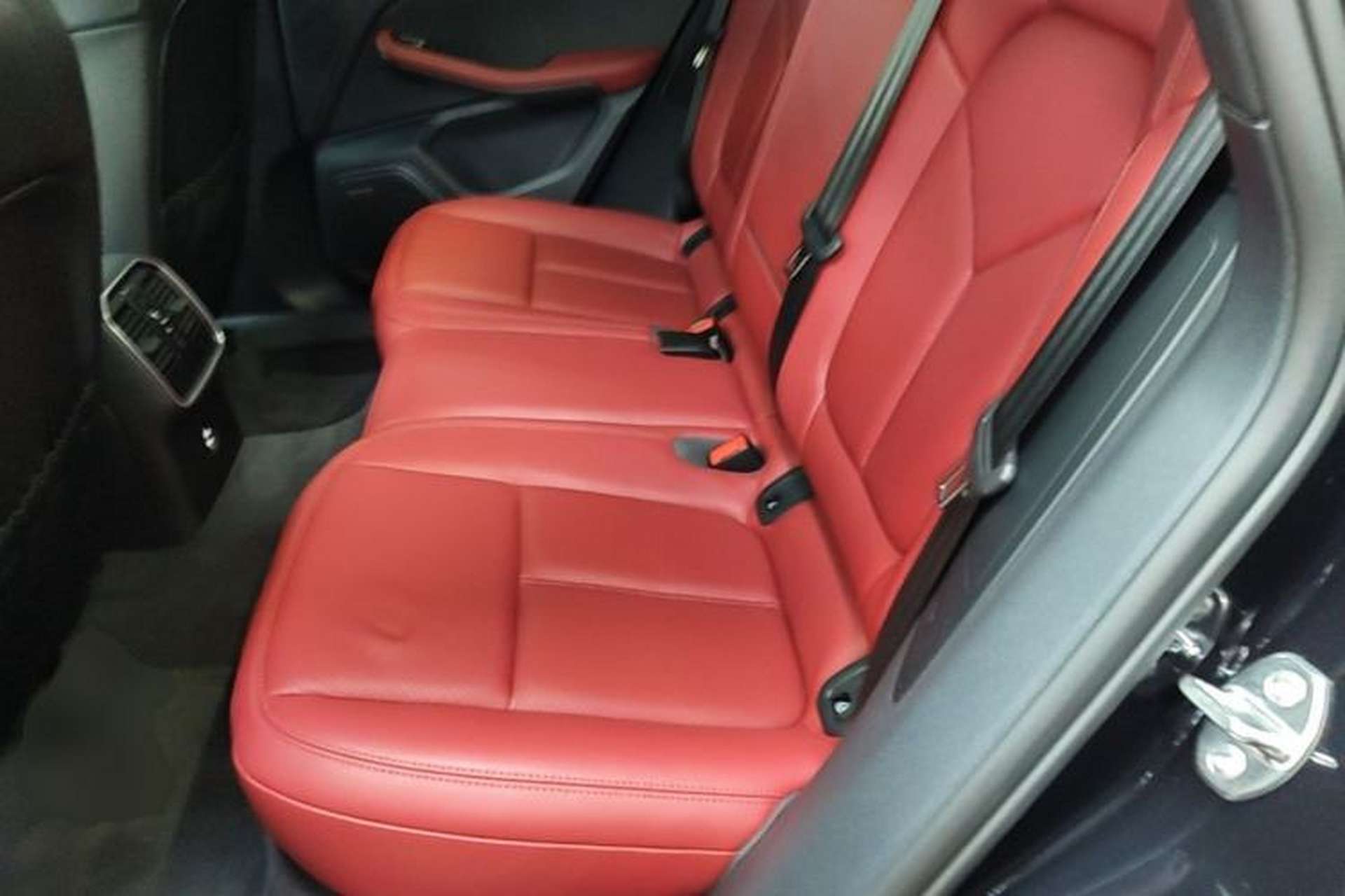 Used Porsche Macan 2024 Macan T 2.0T Left Rear Seat