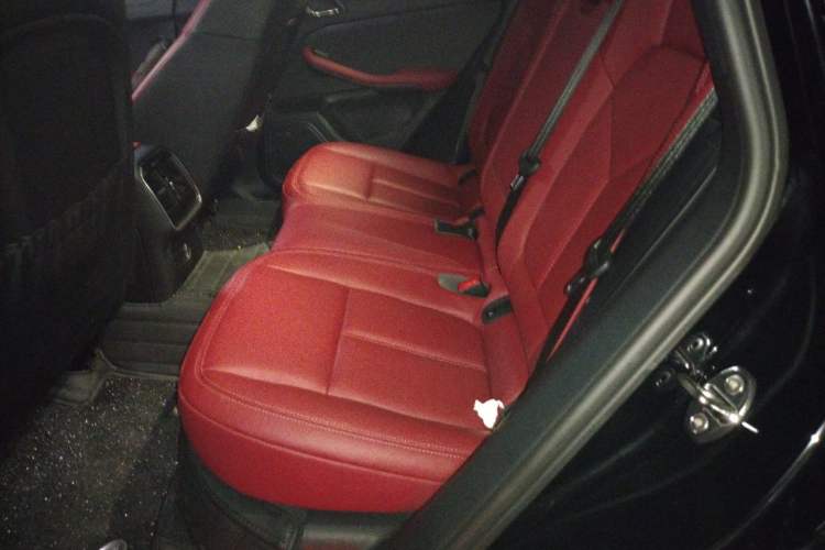 Used Porsche Macan 2024 Macan 2.0T Left Rear Seat