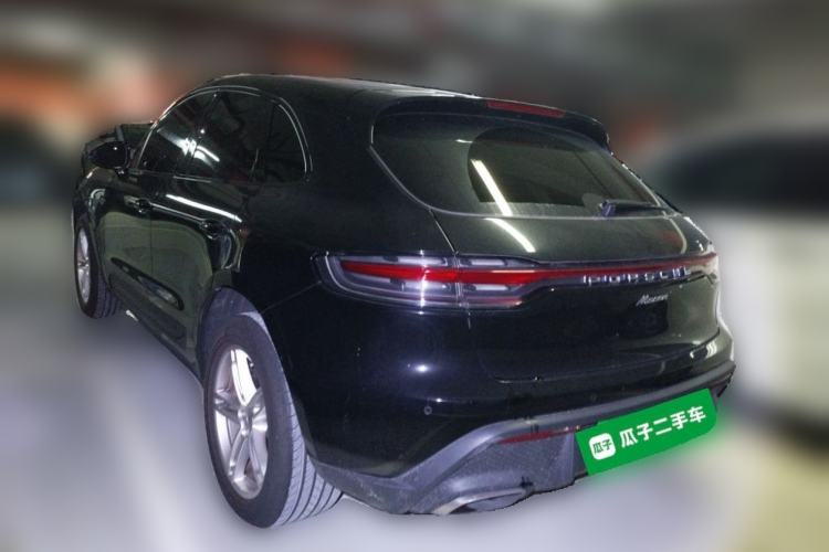 Used Porsche Macan 2024 Macan 2.0T Rear Left 45 Deg