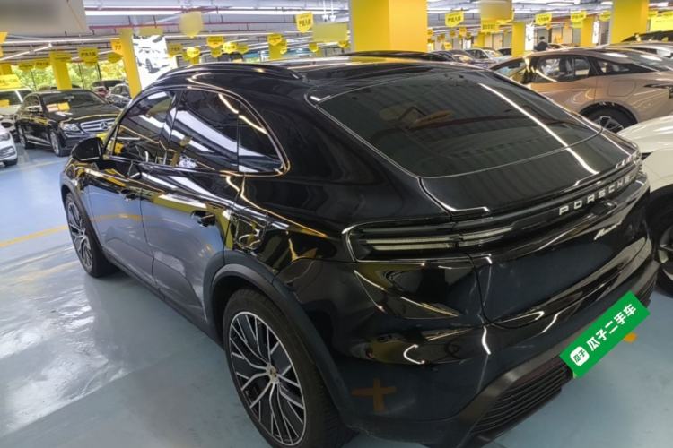 Used Porsche Macan 2024 Macan 4 Rear Left 45 Deg