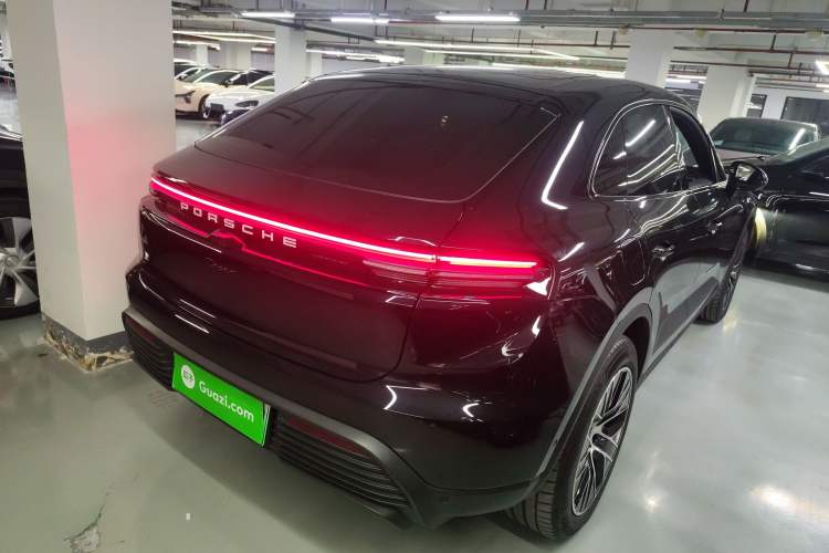 Used Porsche Macan 2024 Macan Long Range Edition Rear Right 45 Deg