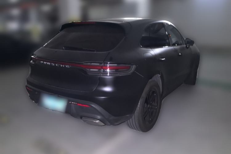 Used Porsche Macan 2024 Macan 2.0T Rear Right 45 Deg
