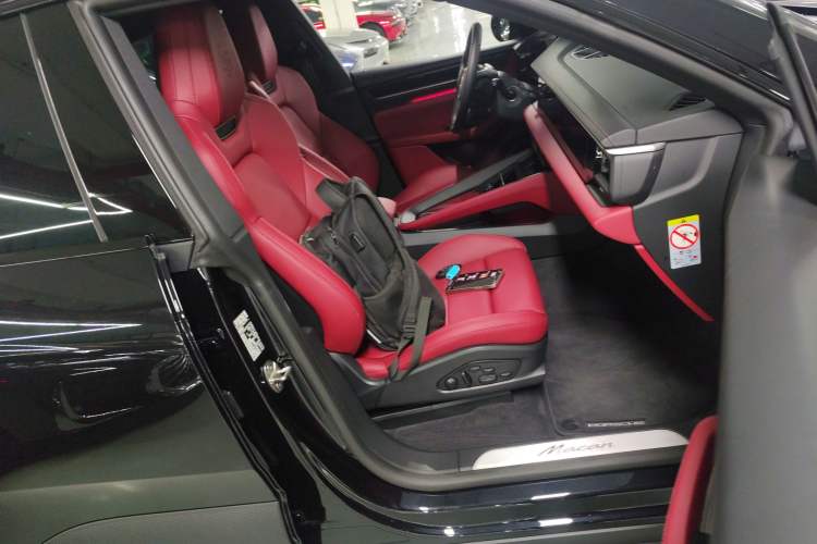 Used Porsche Macan 2024 Macan Long Range Edition Right Front Seat