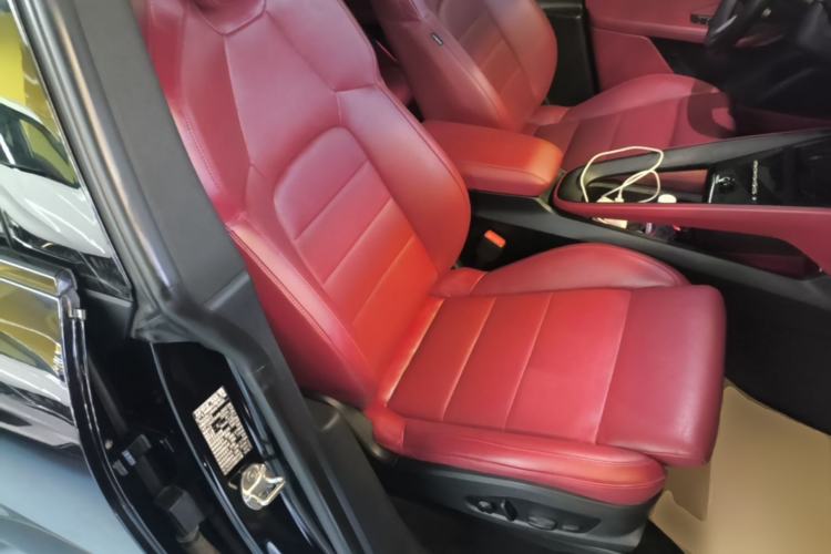 Used Porsche Macan 2024 Macan 4 Right Front Seat