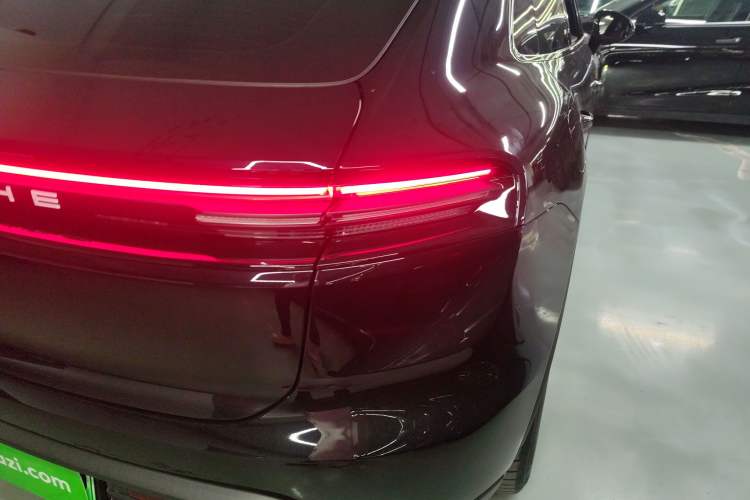 Used Porsche Macan 2024 Macan Long Range Edition Right Rear Taillight