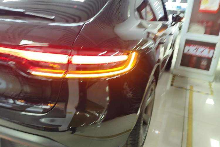 Used Porsche Macan 2024 Macan T 2.0T Right Rear Taillight